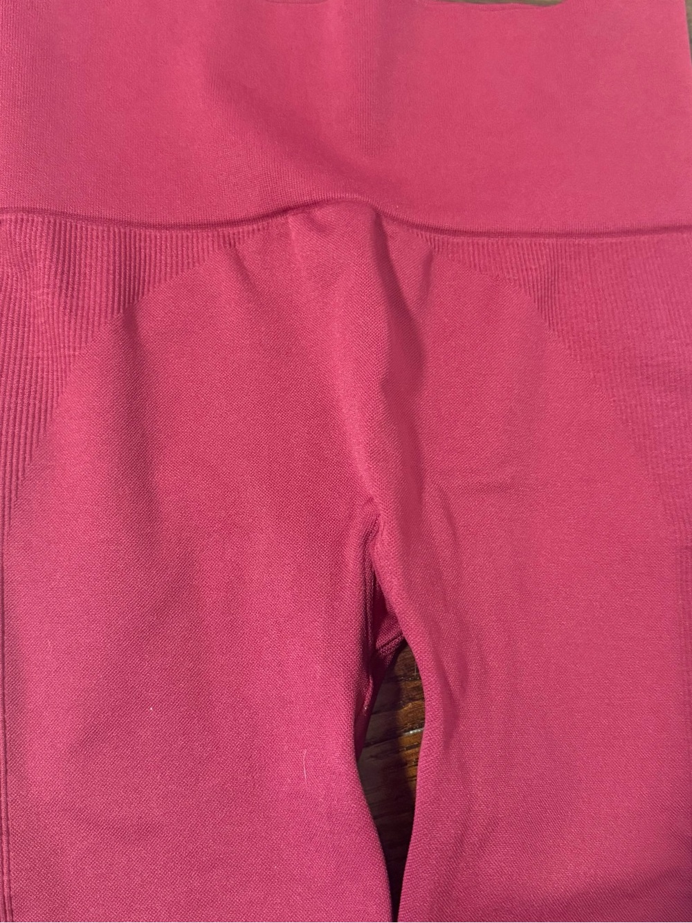SET Active Sculptflex Leggings in Raspberry - Picture 3 of 3